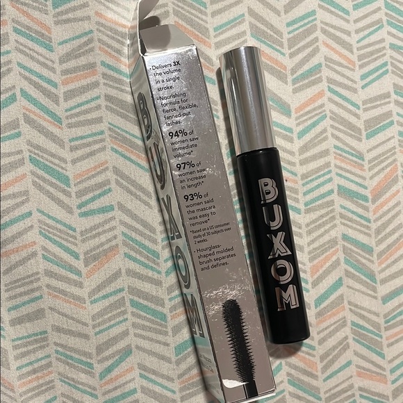 Buxom Black Mascara - Picture 5 of 5